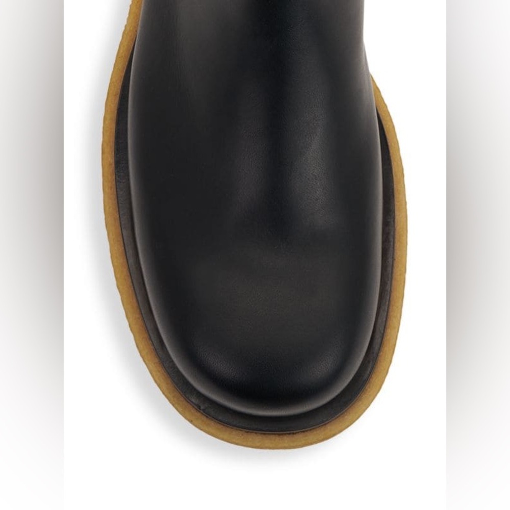 Bottega Veneta Wardrobe 02 Lug Crepe Sole Leather Boots - Picture 4 of 12